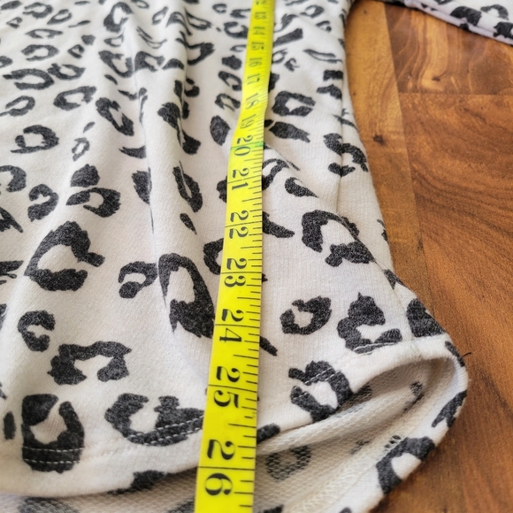 White Birch Animal Print Top Size S Purchsed from Filly Flair - Picture 5 of 7